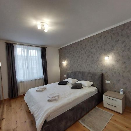 Trandafirului Residence Central Suceava Exterior foto